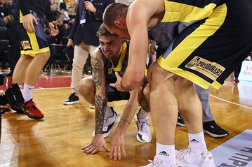 Ο Τολιόπουλος είπε αυτό που όλοι πιστεύουν για εκείνον: «Και ρακέτες να παίζω, δεν αφήνω το μπαλάκι να πέσει κάτω» (vid)