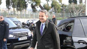Μητσοτάκης για Σαντορίνη: Πρωτόγνωρο φαινόμενο, κλειστά σχολεία μέχρι 21/2