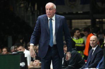 «Χείμαρρος» Ομπράντοβιτς μετά την ήττα από τον Ερυθρό Αστέρα: Οι προσβολές, η ρίψη αντικειμένων και οι... αιχμές στη διαιτησία