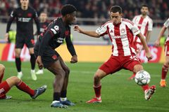 Οι παίκτες του Ολυμπιακού που βρίσκονται στο όριο καρτών για το ματς με τη Λεβερκούζεν