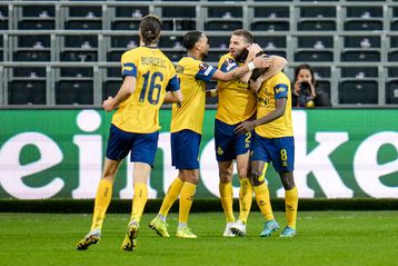 Η Ουνιόν Σεν Ζιλουάζ συνεχίζει το παραμύθι της, στους «8» Λεβερκούζεν και Ρόμα