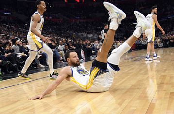 O Κάρι έβαλε 50 πόντους, αλλά οι Ουόριορς έχασαν από τους Κλίπερς - Τα αποτελέσματα και η κατάταξη του ΝΒΑ