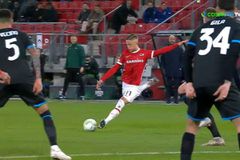 Το φοβερό γκολ του Κάρλσον για την Αλκμάαρ (vid)