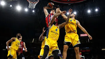 Η Μακάμπι πήρε κεφάλι για την πρόκριση στο top 8 και έβαλε σε μπελάδες την Μπασκόνια