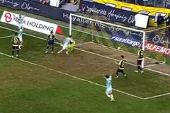 Η ασίστ του Πέλκα δεν ήταν αρκετή για την Μπασάκσεχιρ στον ελληνικό «εμφύλιο» με την Ανκαραγκιουτζού των Κίτσιου και Χατζηγιοβάνη