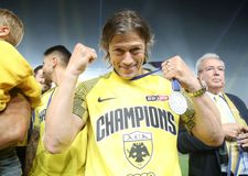 Θα την βρει ο Αλμέιδα την λίμνη, διότι είναι ο μόνος που ξέρει κατά πού πέφτει