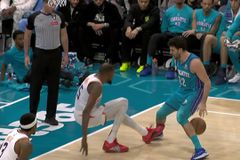 Με μία ντρίμπλα ο Μίτσιτς κατατρόπωσε τον Ντουράντ - Επίδειξη υψηλής τεχνικής από τον Σέρβο (vids)