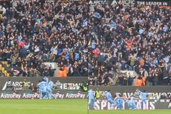 Ο... κακός χαμός από τους οπαδούς της Κόβεντρι στο γκολ - πρόκριση κόντρα στη Γουλβς (vid)