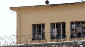 Άγρια συμπλοκή κρατουμένων στις φυλακές Δομοκού, ένας 30χρονος τραυμάτισε με γυαλί 55χρονο Αλγερινό