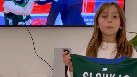 Ο Κώστας Σλούκας έκανε πραγματικότητα το όνειρο της μικρής Σίλιας