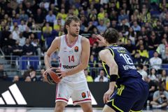 Γιατί η Φενέρμπαχτσε δυσκολεύει τόσο πολύ τον Ολυμπιακό: Η άμυνα του Γιασικεβίτσιους και ο παράγοντας Βεζένκοφ