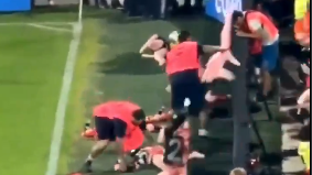 Πρωτοφανές «πικάρισμα» από οπαδούς της Ροσάριο Σεντράλ με φουσκωτές κούκλες (vid)