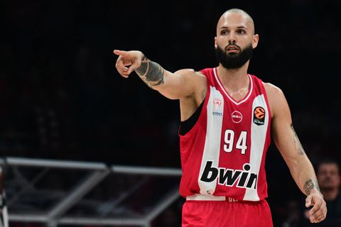 Φουρνιέ: «Τότε σκοπεύω να αποσυρθώ - Δεν θέλω να σκέφτομαι τι θα γίνει αν πάρουμε EuroLeague στο Τ-Center»