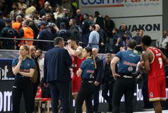 ΚΑΕ Πανιώνιος: «Δεν υψώνουμε το δάχτυλο σε κανέναν, αλλά ούτε και δεχόμαστε υποδείξεις από εκείνους που παραβλέπουν τα δικά τους σκοτεινά σημεία»