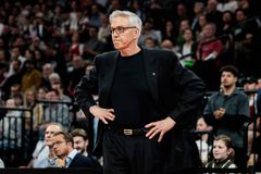 Η επική ατάκα του Χέρμπερτ για τον διαπληκτισμό με τον Κάλινιτς: «Μιλούσαμε για χόκεϊ...»