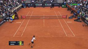 Έσβησε το κρισιμότερο break point o Στέφανος και πανηγύρισε έξαλλα