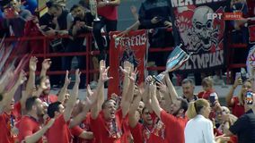 Η απονομή του 300ού τίτλου στον Ολυμπιακό (vid)