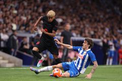 Επίθεση του προπονητή της Εσπανιόλ στον Γιαμάλ: «Βουτάει συνέχεια και προκαλεί...»