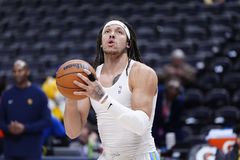 «Πλήρωσαν» ακριβά την νίκη οι Νάγκετς: Μεγάλη ανησυχία μετά τον τραυματισμό του Γκόρντον (vid)