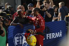 Ο πατέρας του Χάμιλτον αναλαμβάνει θέση στην FIA