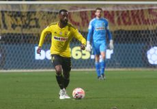 «Χαιρετάει» τον Ενκουλού και φέρνει στόπερ ο Άρης