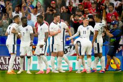 Αγχώθηκε αλλά με σκόρερ Μπέλιγχαμ η Αγγλία νίκησε τη Σερβία