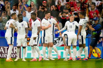 Αγχώθηκε αλλά με σκόρερ Μπέλιγχαμ η Αγγλία νίκησε τη Σερβία