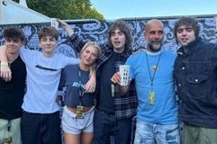 Όταν οι Oasis «αφιέρωσαν» στον Γκουαρδιόλα κι εκείνος... τραγούδησε (vid)