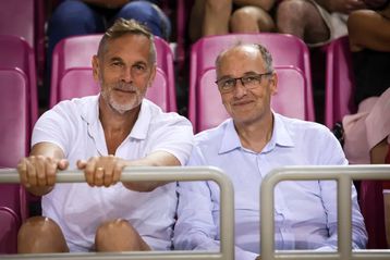 Δίπλα στους Παίδες ο πρόεδρος της ΕΟΚ, Βαγγέλης Λιόλιος