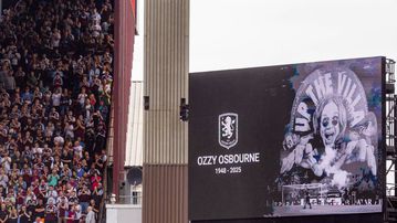 Με ήχους Crazy Train του Όζι Όζμπορν μπήκαν στο γήπεδο οι Άστον Βίλα και Νιούκαστλ