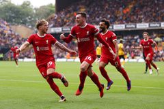 Τούμπαρε τη Γουλβς και πάτησε κορυφή η Λίβερπουλ!