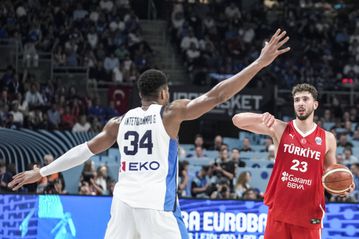 Μπακς και Ρόκετς ξεκίνησαν διαμάχη στο «Χ» για τον GOAT - Oι επικές αναρτήσεις (pics)