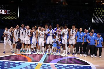 Γκατζούλης: «Στις μεγάλες επιτυχίες υπάρχει ένα τεράστιο γκρουπ ανθρώπων που εργάζεται»