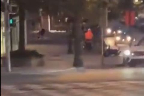Σοκ στις Βρυξέλλες: Ένοπλη επίθεση με δύο νεκρούς που φορούσαν φανέλες της Σουηδίας - Ομολόγησε στα social media o δράστης! (vid)