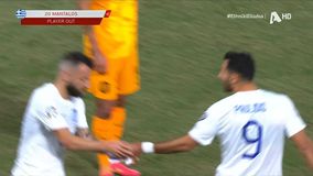 Το σκονάκι που έδωσε ο Παυλίδης στον Σιώπη όταν μπήκε αλλαγή (vid)