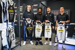 Με σύνθημα... ΠΑΟΚ η Παρτίζαν παρουσίασε τη νέα της μπουτίκ στο Βελιγράδι (vid)