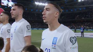 Η ανάκρουση του Εθνικού Ύμνου στην κατάμεστη «OPAP Arena»