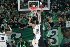 Με τέτοια άμυνα θα κάνει πάρτι ο Λάρκιν!