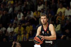 Ο Σάσα Βεζένκοφ τόνισε τη σημασία να προοδεύεις και να νικάς ταυτόχρονα