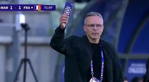 Μια «μωβ κάρτα» φέρνει την επανάσταση στο ποδόσφαιρο