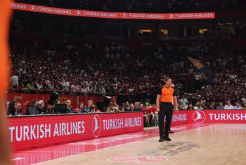 «Είσαι στο μυαλό» από τους οπαδούς του Ερυθρού Αστέρα σε άπταιστα ελληνικά! (vid)