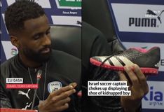 Ο αρχηγός της Εθνικής Ισραήλ κρατά ένα παπούτσι που ανήκει σε 8χρονο παιδί που απήχθη από τη Χαμάς (vid)