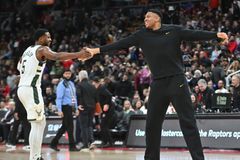 Σαρωτικοί οι Μπακς στο Τορόντο χωρίς τον Αντετοκούνμπο - Ο Λίλαρντ και o Μπίσλεϊ «καθάρισαν» τους Ράπτορς (vids)