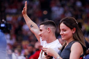 Αυτή είναι η σύζυγος του Ποντένσε - Εμφανίστηκαν μαζί στο ΣΕΦ (pic)