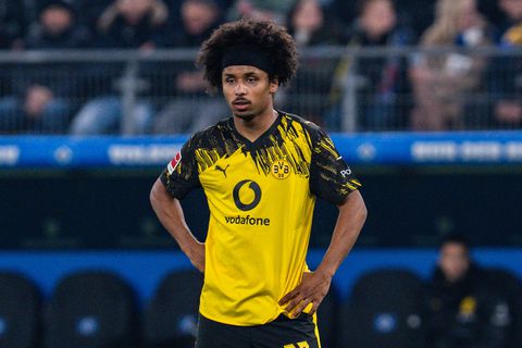 Σε μπελάδες ο Αντεγέμι: Βρέθηκαν στην κατοχή του όπλο ηλεκτροσόκ και σιδερογροθιές