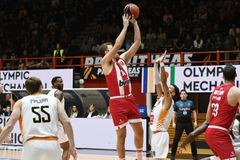 Βεζένκοφ: «Υπάρχει μεγάλη φασαρία έξω από την ομάδα - Θα συνεχίσω να παίρνω αυτά τα σουτ όσο με πιστεύουν»