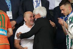 Τι σχολίασε ο Αλαφούζος για το αν μιλάει με τον Γιοβάνοβιτς ακόμη