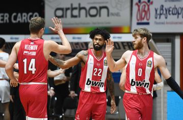 Άνετα ο Ολυμπιακός στην Πάτρα και συνέχεια στο απόλυτο σερί