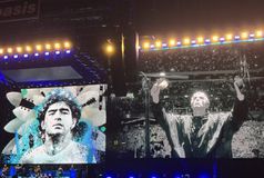 Oι Oasis αφιέρωσαν το Live Forever στον Μαραντόνα και αποθεώθηκαν στο Μπουένος Άιρες (vid)