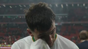 Έκανε χατ-τρικ, έγινε ήρωας και ξέσπασε σε κλάματα ο Τρόι Πάροτ